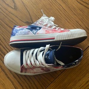 Worn once Women’s size 9 New England Patriots sneakers